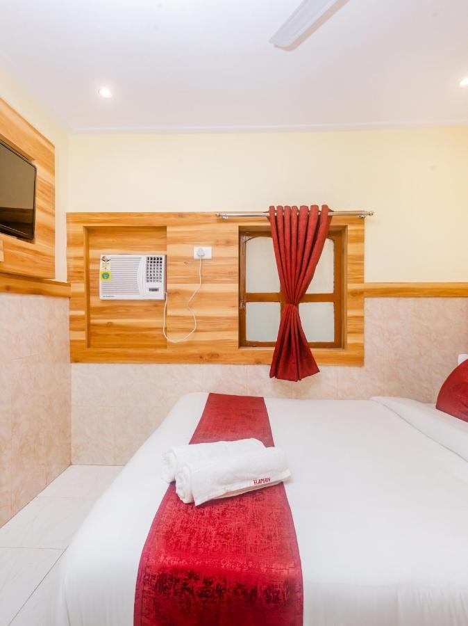 Aman Hotel Near Cst Мумбай Екстериор снимка