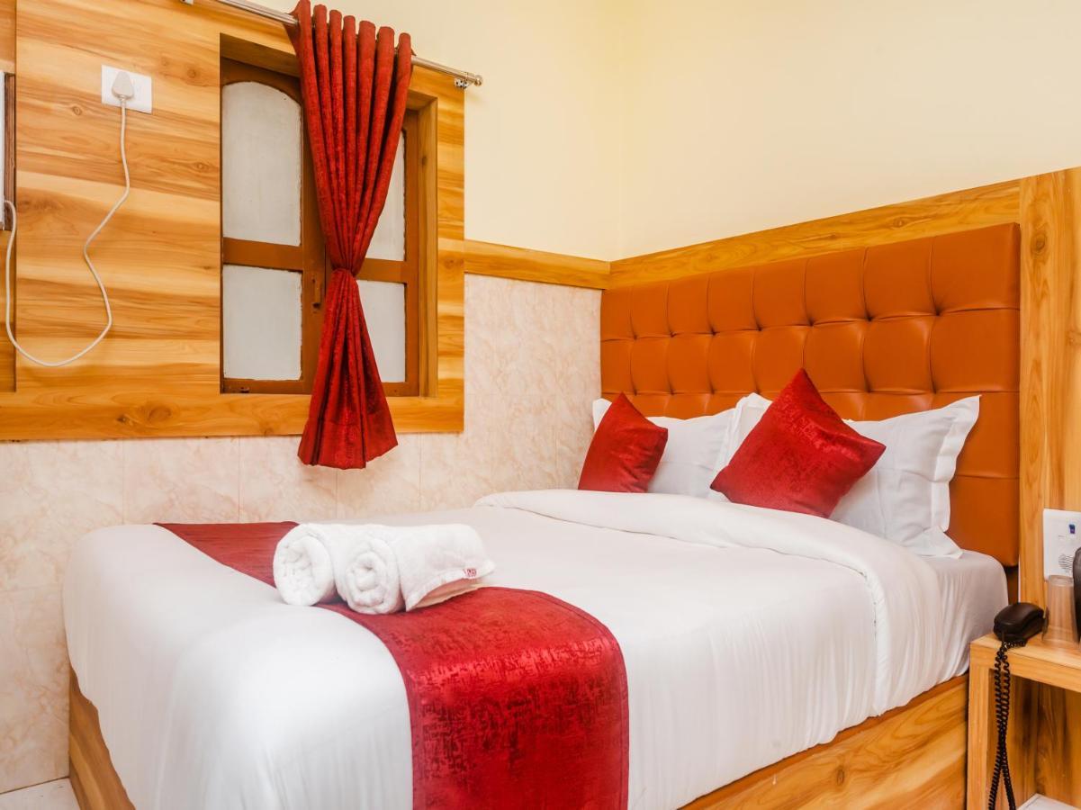 Aman Hotel Near Cst Мумбай Екстериор снимка