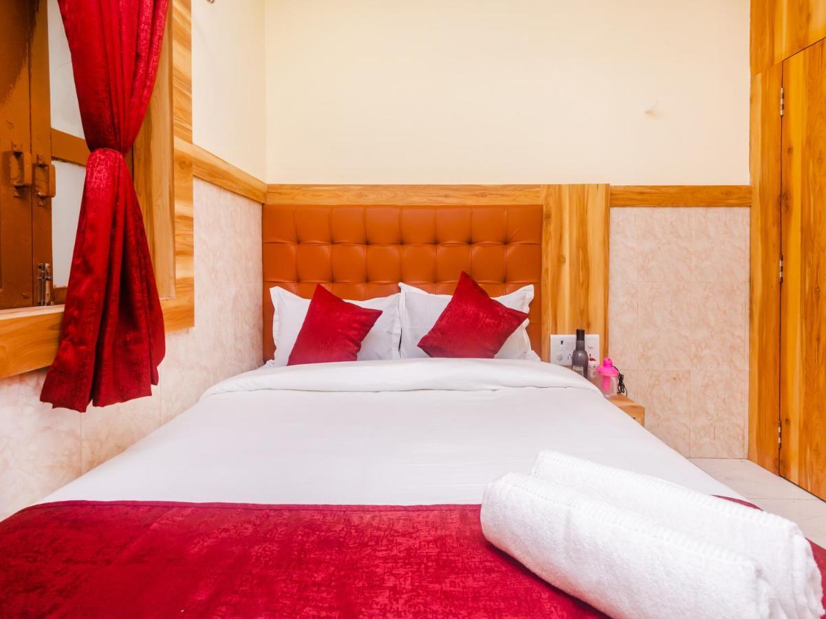 Aman Hotel Near Cst Мумбай Екстериор снимка