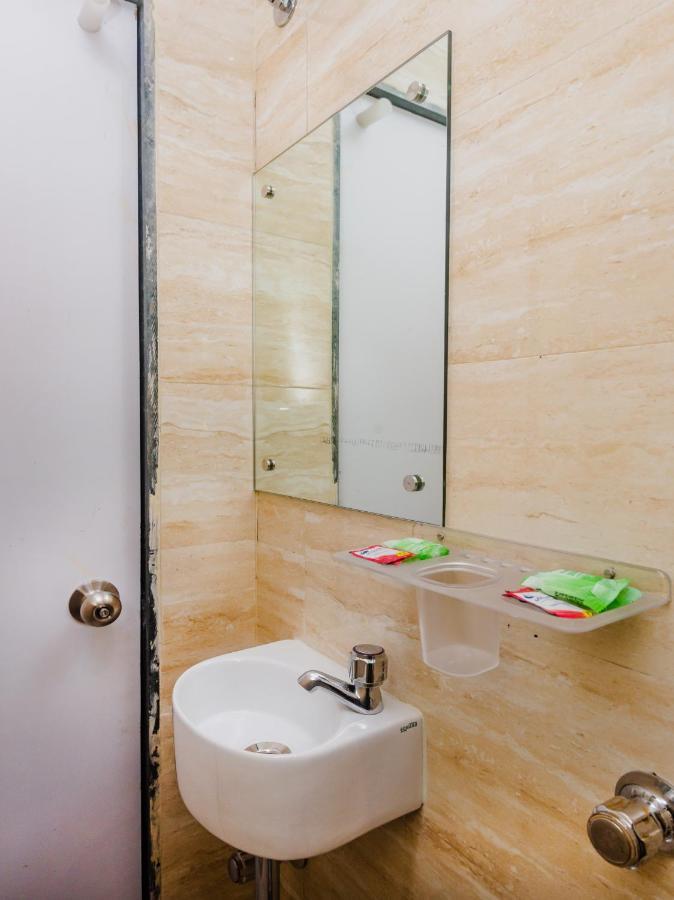 Aman Hotel Near Cst Мумбай Екстериор снимка