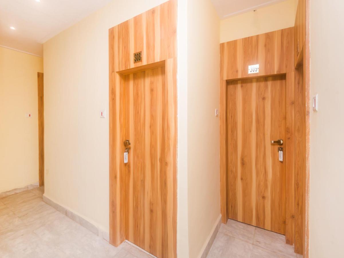 Aman Hotel Near Cst Мумбай Екстериор снимка